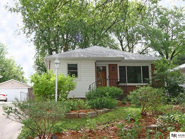 3710 S 17th St, Lincoln, NE 68502