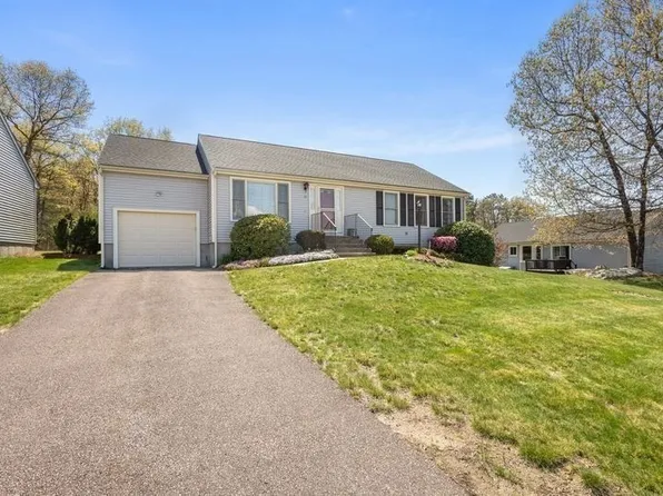 38 Country Side Rd Unit 38, Bellingham, MA 02019