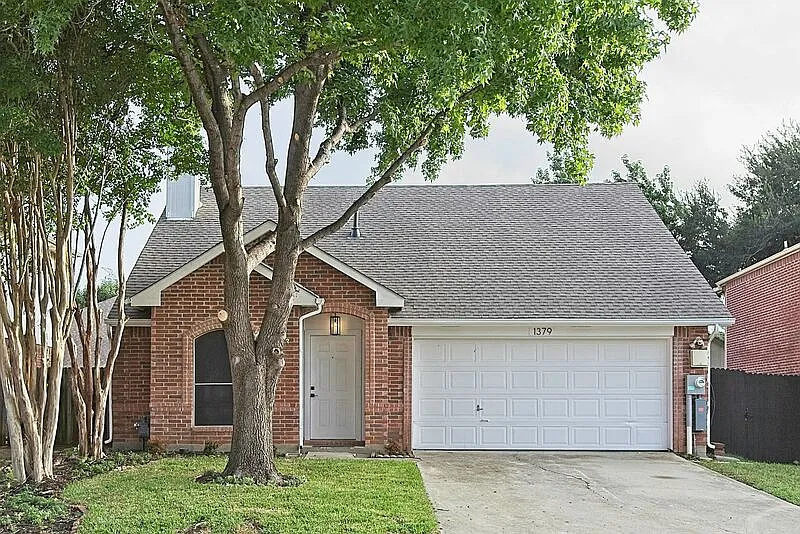3 bed, 2.0 bath, 1553 sqft, $2,295 — Photo 1
