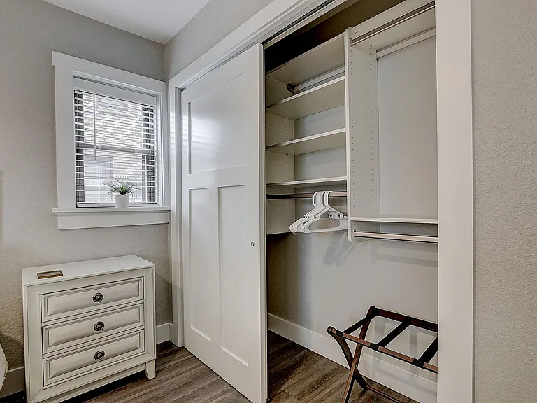 2105 N Booth St — Photo 38