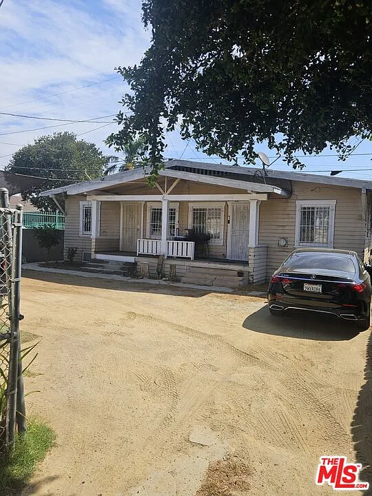 4044 Woodlawn Ave