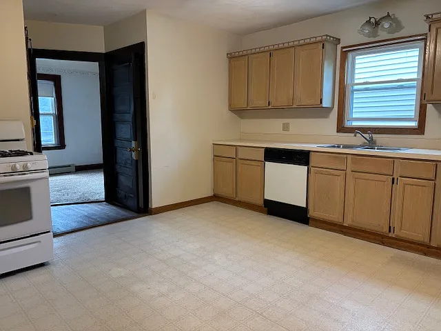 2 bed, $3,000 — Photo 4