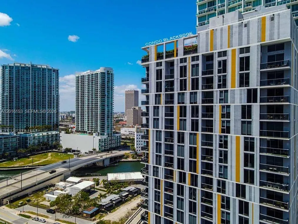 Mybrickell Condo — Photo 1