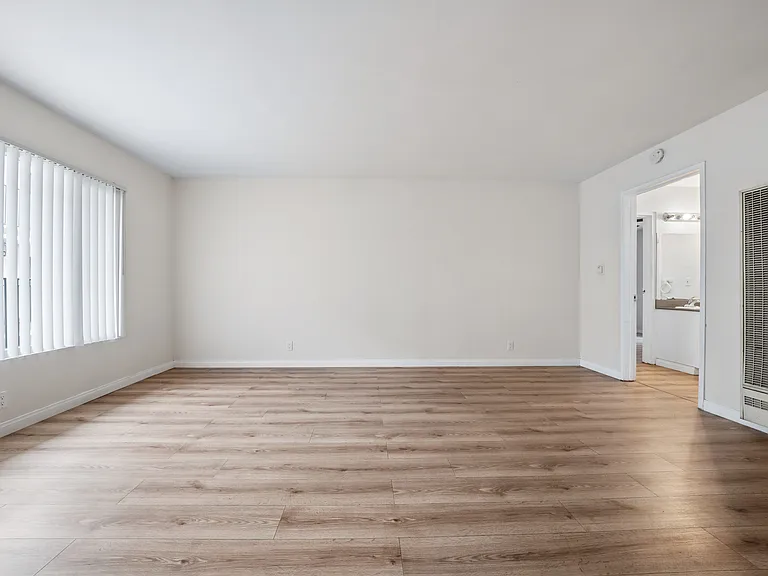 14143 Gilmore St #2 — Photo 3