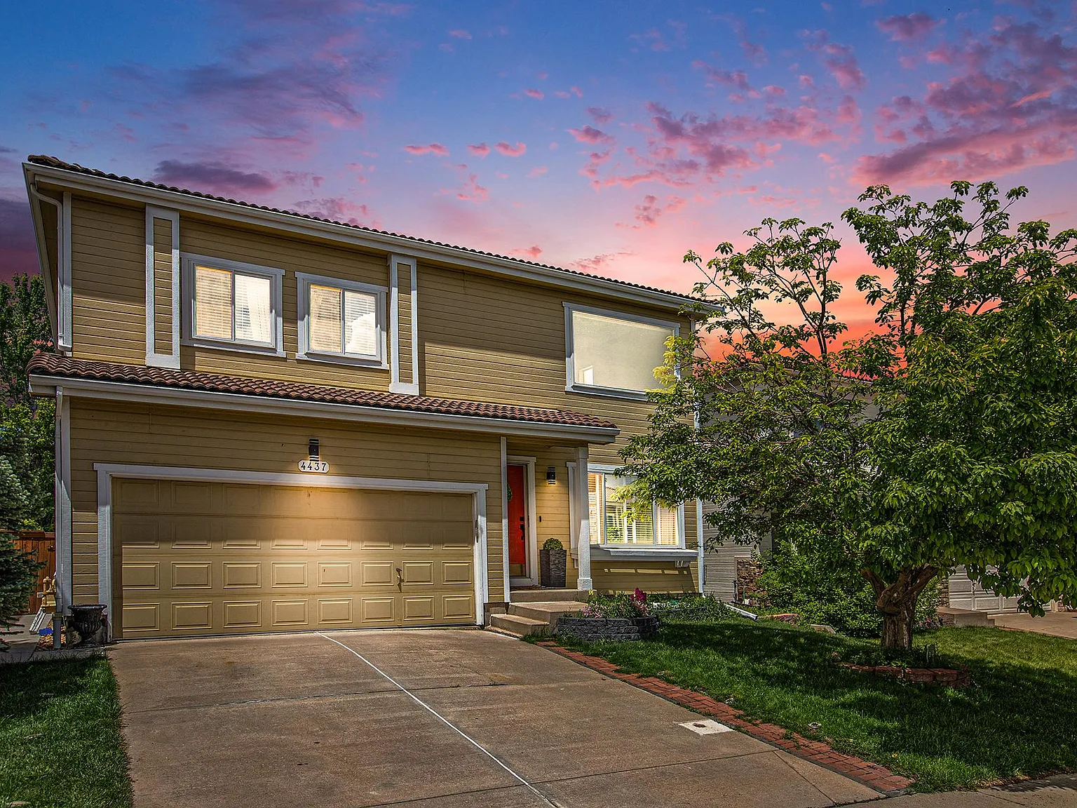 4 bed, 3.5 bath, 2267 sqft, $3,600 — Photo 2