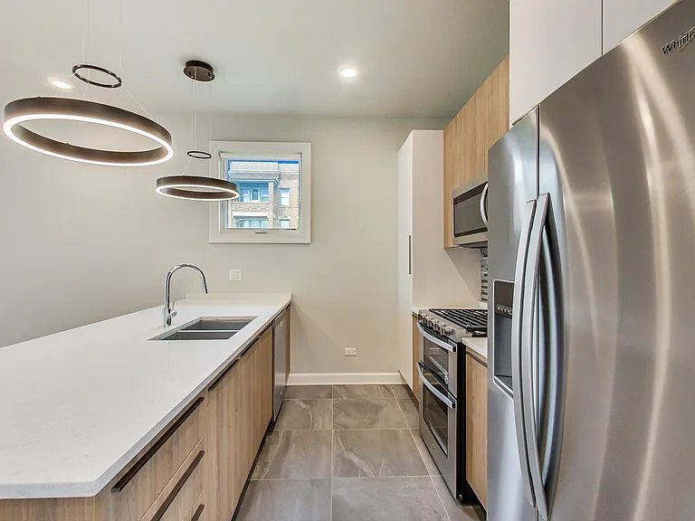 6115 S University Ave #6 — Photo 8