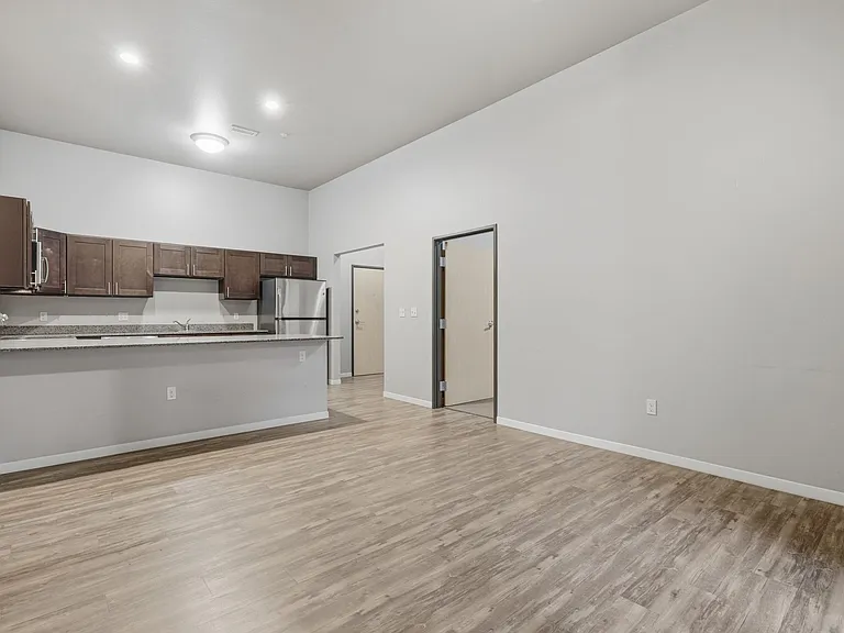 Riverview West — Photo 22