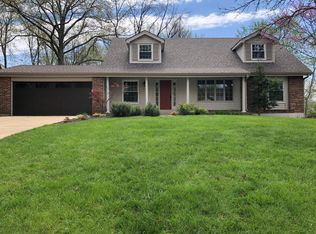 910 Del Ebro Dr, Ballwin, MO 63011