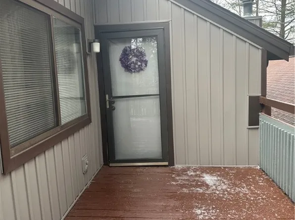 2201 Pinebrook Trl, Cuyahoga Falls, OH 44223