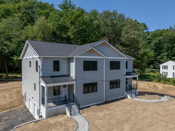 27 Rollins St #B, Groveland, MA 01834