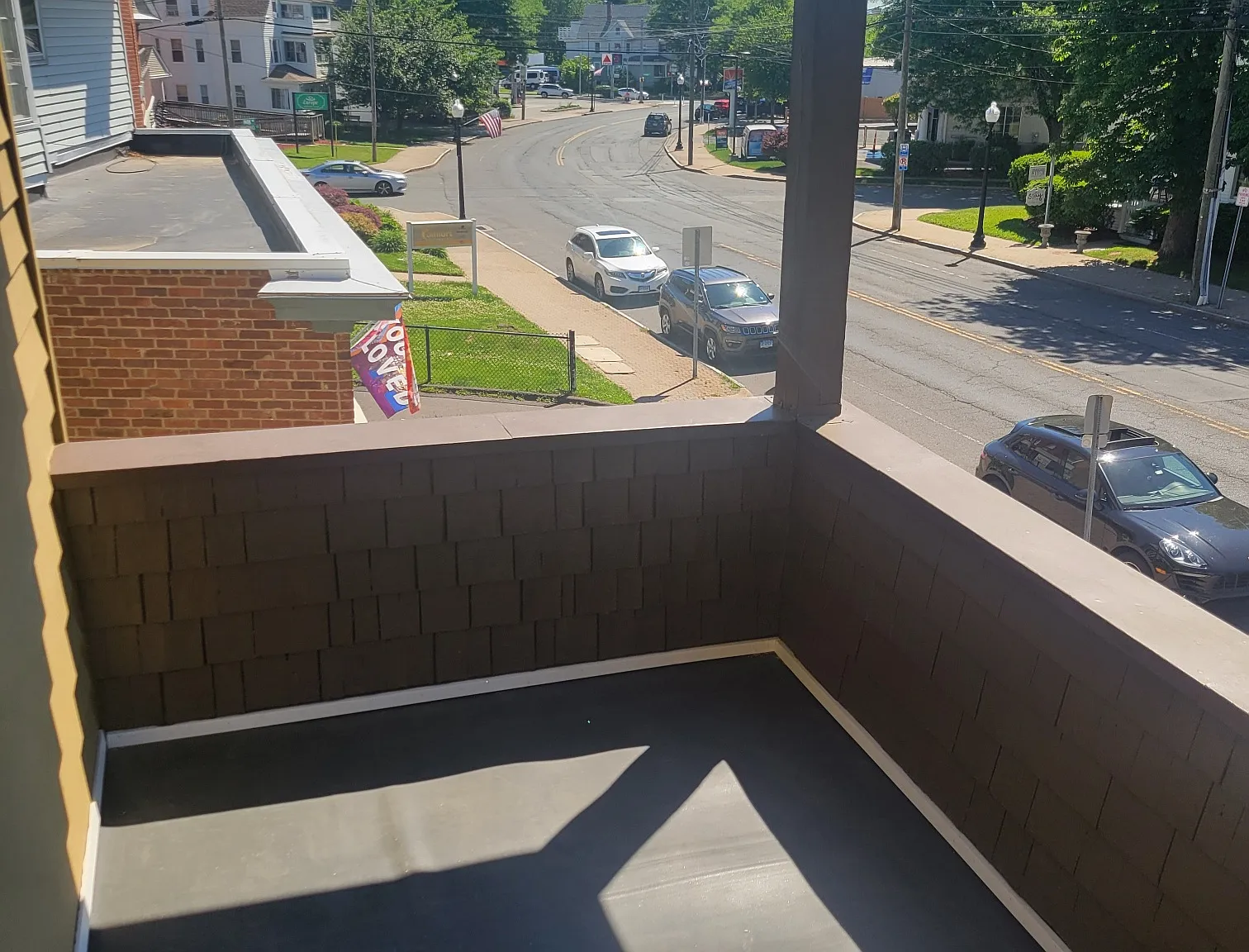 3 bed, 920 sqft, $1,825 — Photo 2