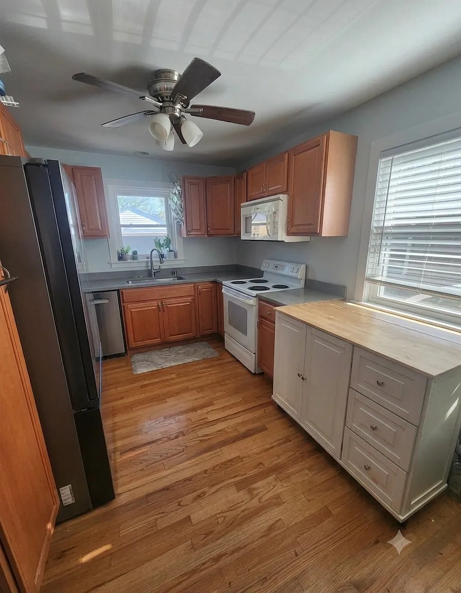 6956 W Keeney St — Photo 2