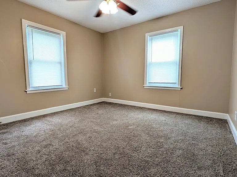 1215 S Willow Ave — Photo 14