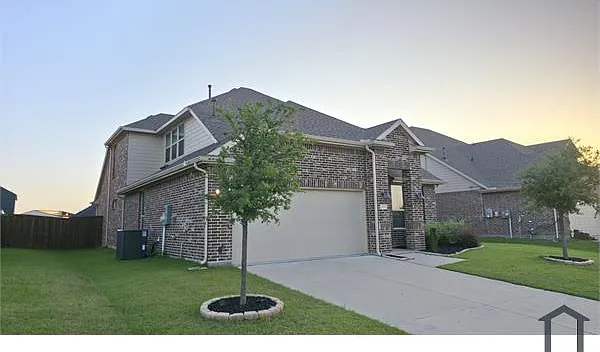 6 bed, 2416 sqft, $3,700 — Photo 1