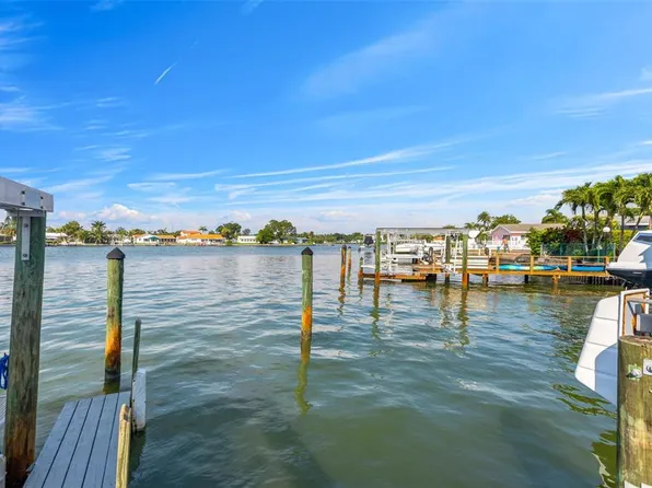 560 79th St S, Saint Petersburg, FL 33707