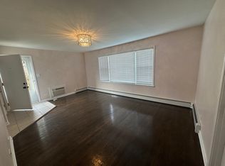 320 Short, Lemont, IL 60439