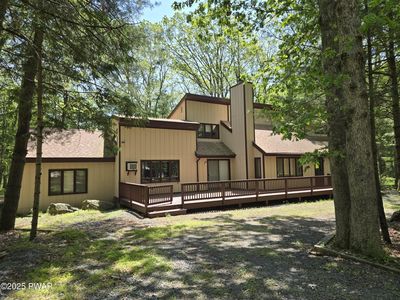 137 Hillcrest Dr, Lords Valley, PA, 18428