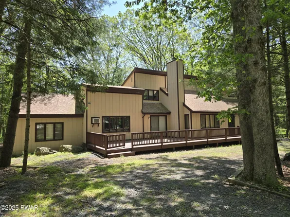 137 Hillcrest Dr, Lords Valley, PA 18428