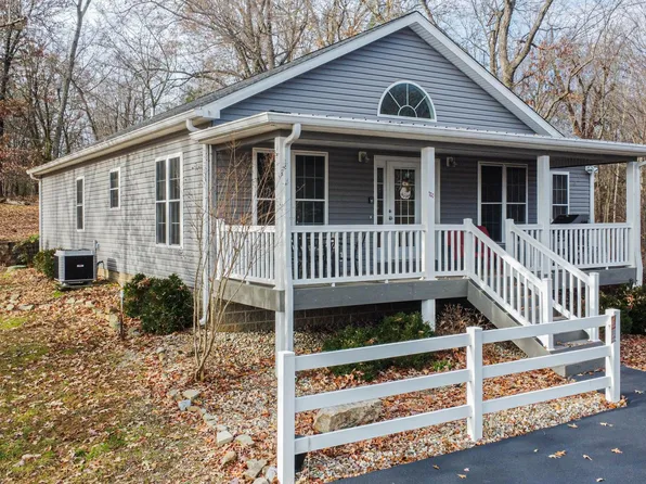 220 Little Lake Village Dr, Grand Rivers, KY 42045