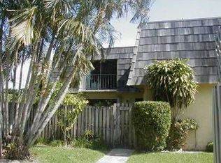 2493 Waterside Dr, Lake Worth, FL 33461