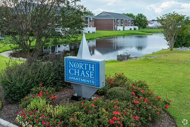 North Chase Apartments — Photo 8