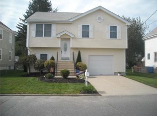 40 Bryant St, Cumberland, RI 02864