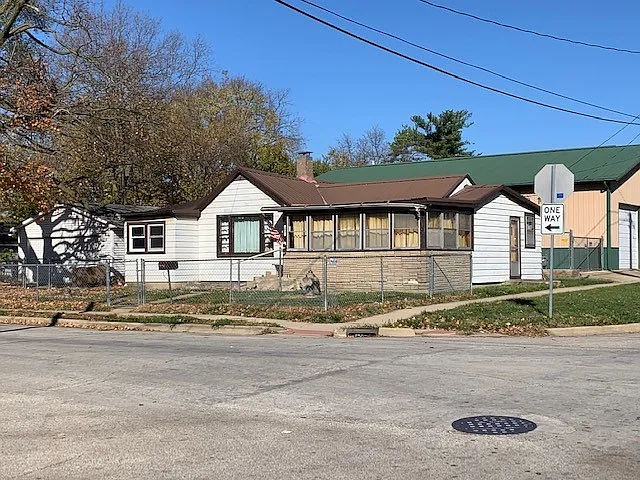 1001 W Monroe St photo 1