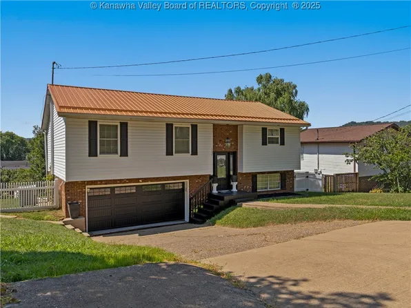 102 Janette Dr, Poca, WV 25159