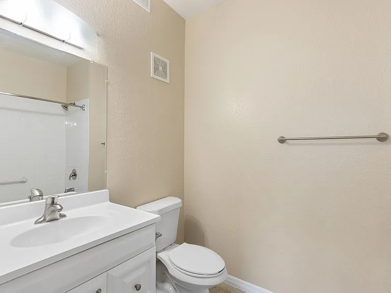 Woodmere Apartments Of Venice — Photo 5