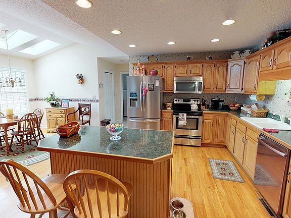 4th image of 104 Fairway Dr