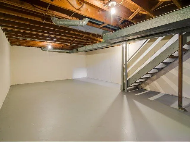 Carriage House Apartments — Photo 20