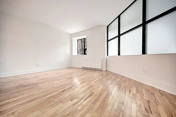 Rented by Urbane Brokerage | media 9