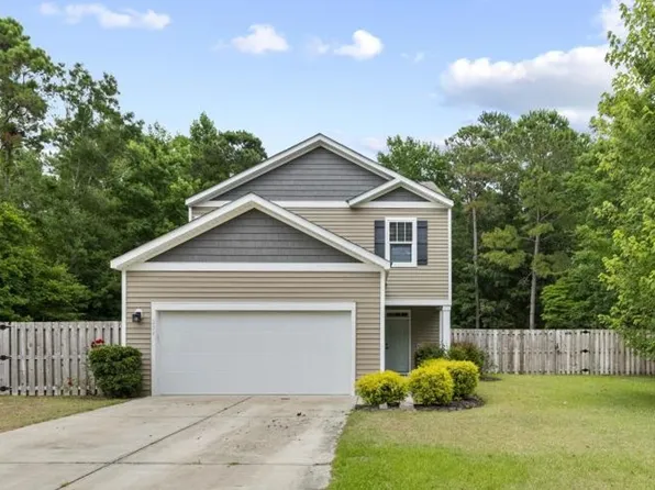 204 J Belton Ct, Sneads Ferry, NC 28460