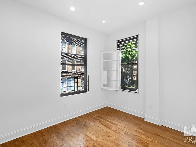 331 E 81st St #2R — Photo 6
