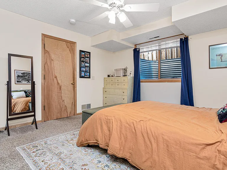 1012 Burgess St — Photo 12