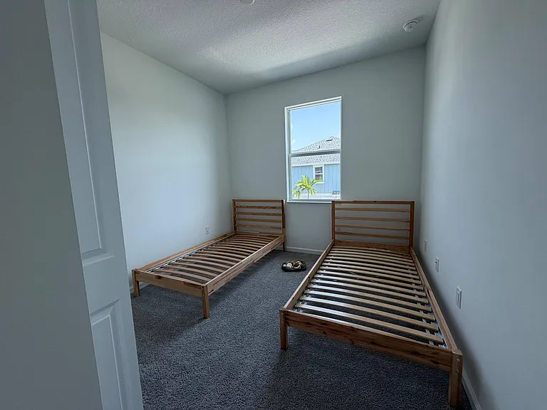 4402 Longwood — Photo 30