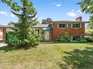 5830 Canada St, Lasalle, ON N9H 1M3