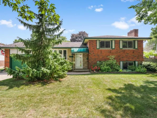 5830 Canada St, Lasalle, ON N9H 1M3