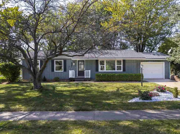 908 14th Ave, Coralville, IA 52241