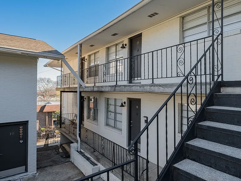 3200 Hillside Ave — Photo 61