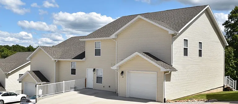 140 Palm Gardens Dr — Photo 1