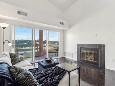 7023 Camino Degrazia UNIT 215, San Diego, CA, 92111