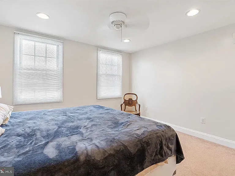 522 S Clinton St — Photo 16