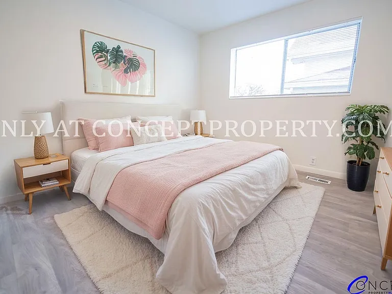 425 E 3rd Ave — Photo 42
