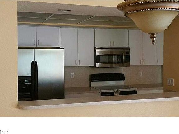 12343-F10021279_601_22