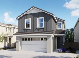 2040 Pyrenes Pl, Santa Paula, CA 93060