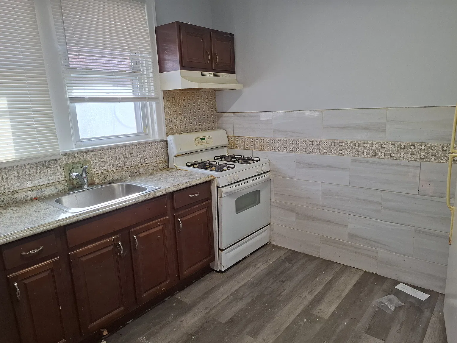 6143 Mascher St — Photo 3