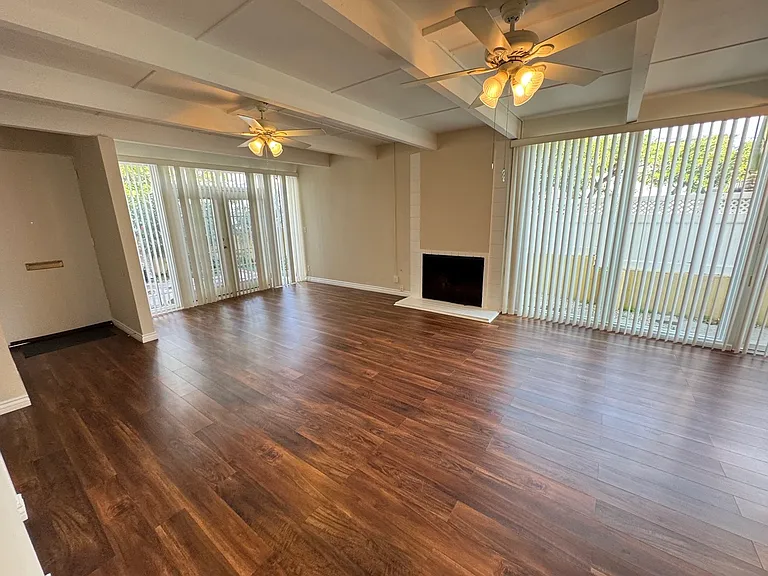 11500 Rochester Ave #11500 — Photo 16