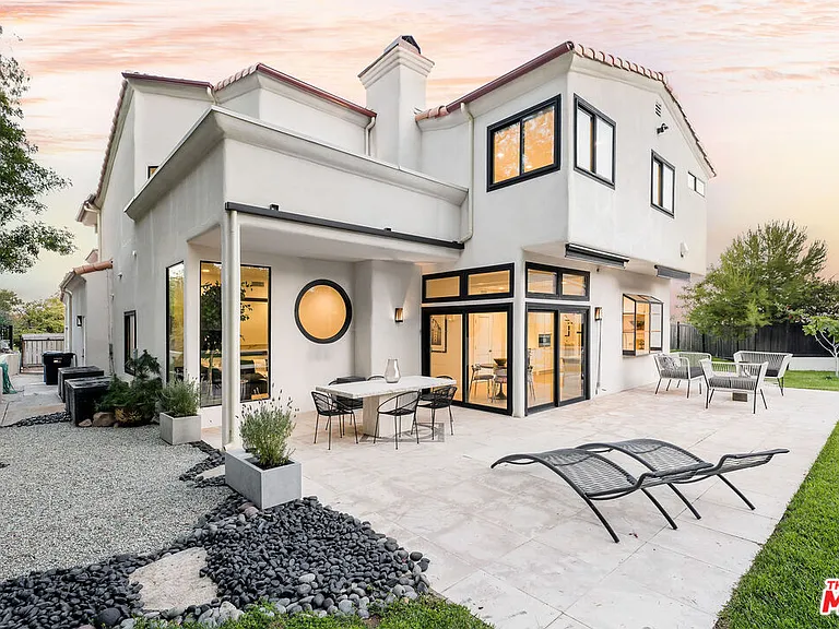 23458 W Moon Shadows Dr — Photo 54