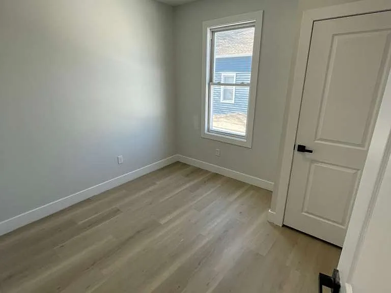 575 13th Ave #2F — Photo 4